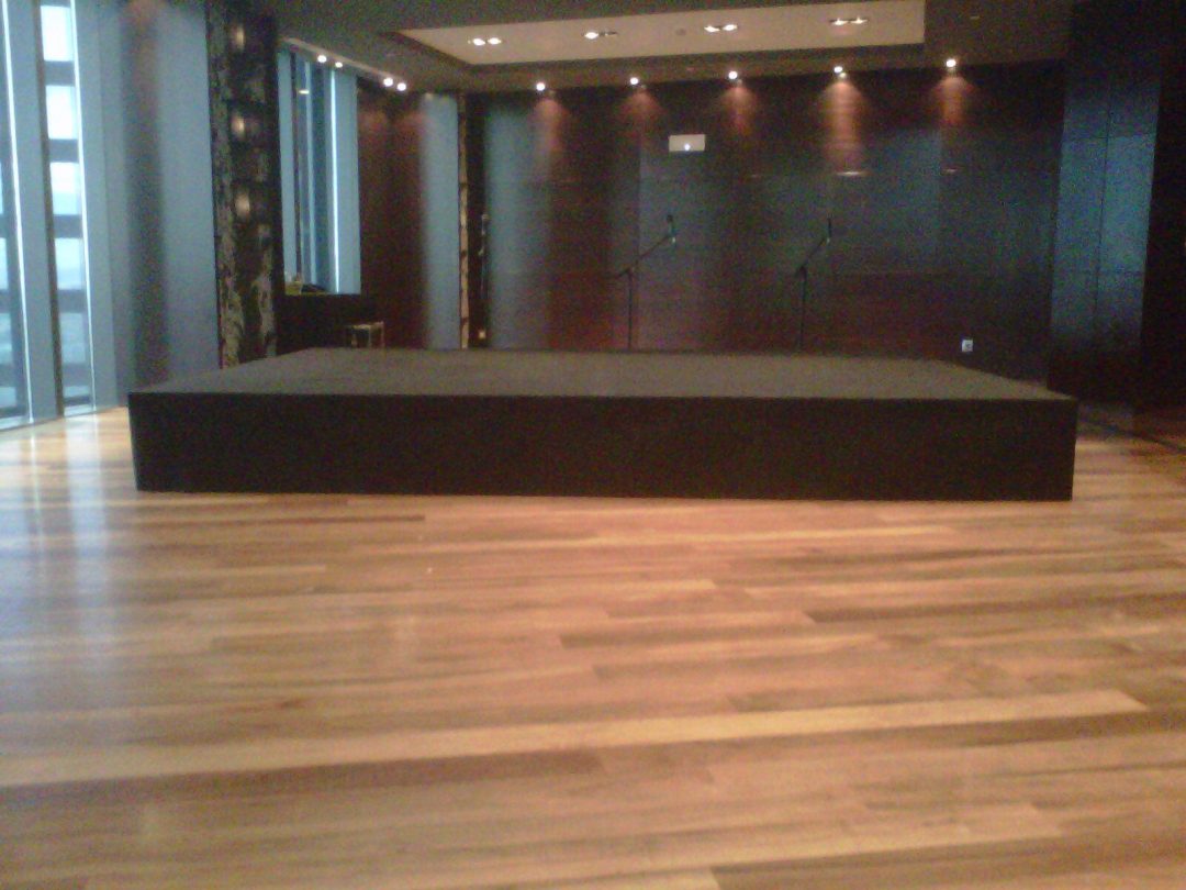 Venta de tarimas para eventos. Fabricación propia Urloan